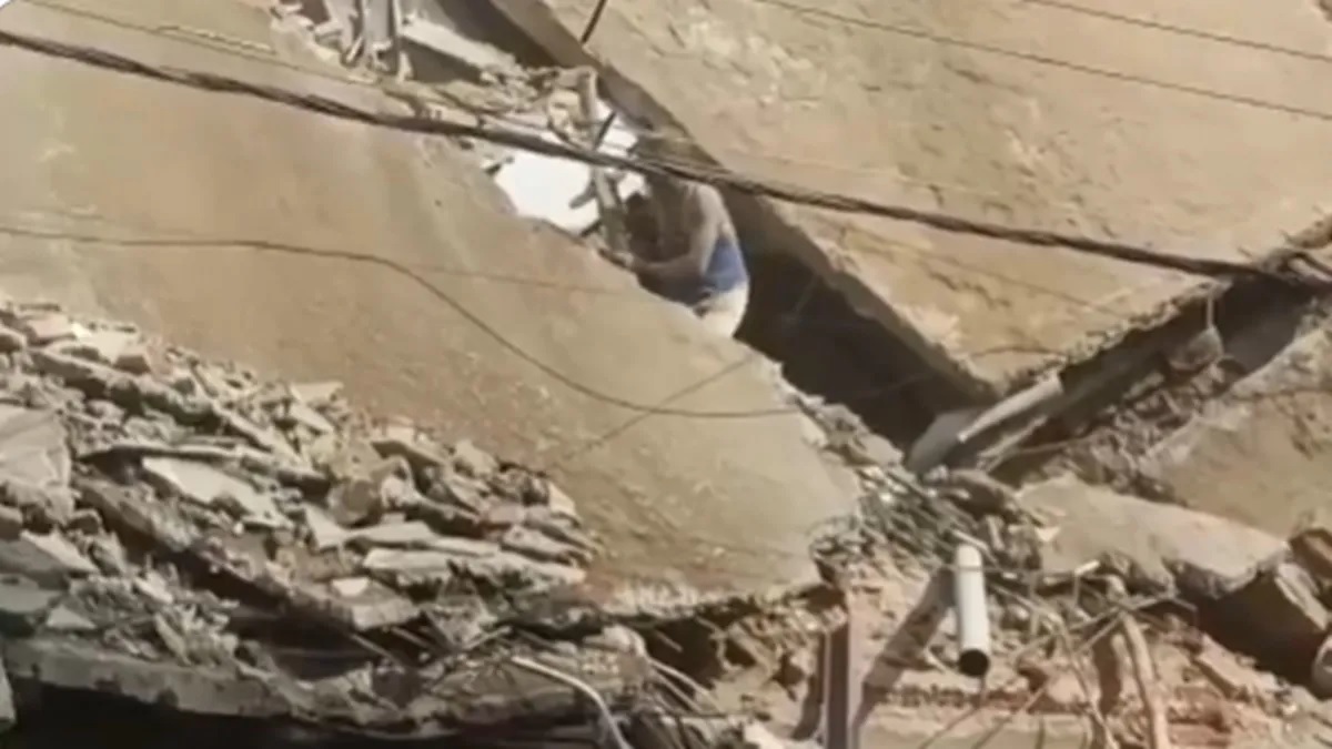 new delhi city ncr building collapses in new delhi sai baba market structure fails1