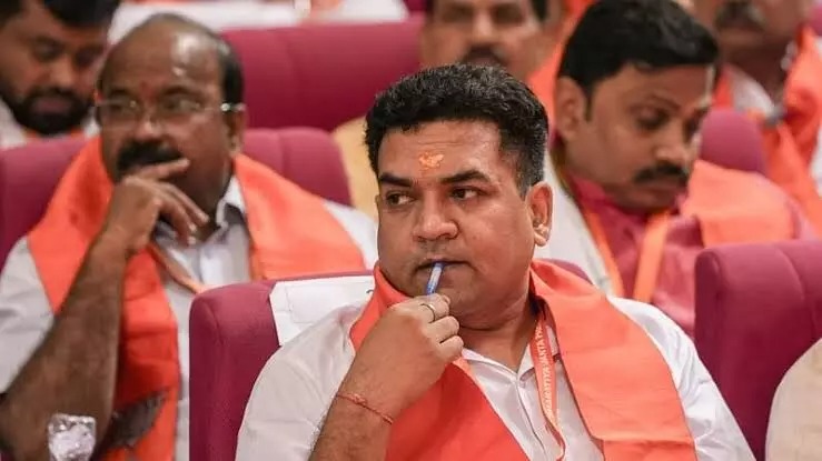 politics intensifies over kanwar yatra in delhi kapil mishra and ashish sood corner aimim11