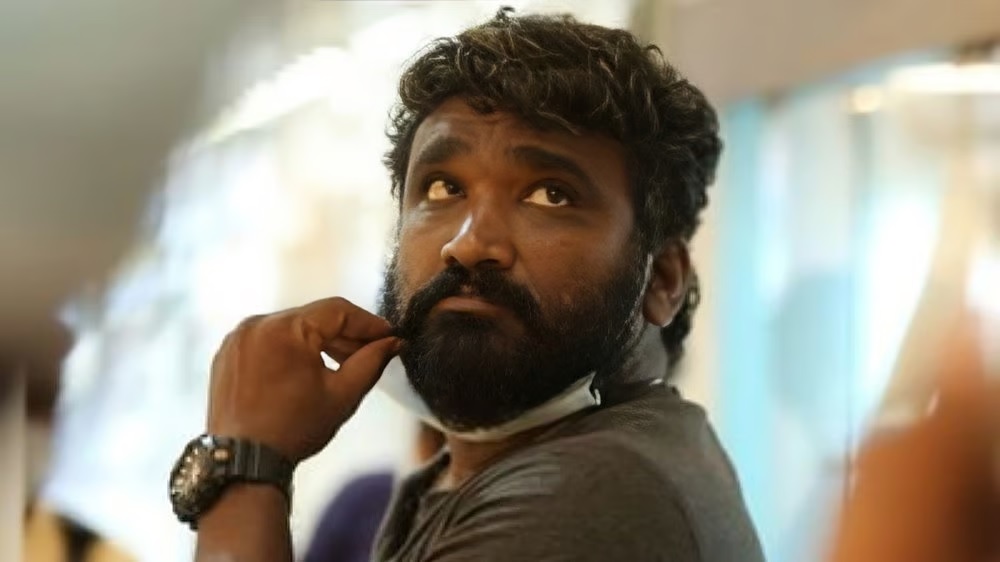 tamil movie director vikram sugumaran passed away at 47 cardiac arrest in bus11