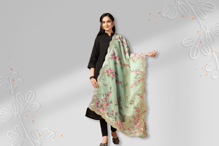 top dupatta designs for women to wear with black outfits44
