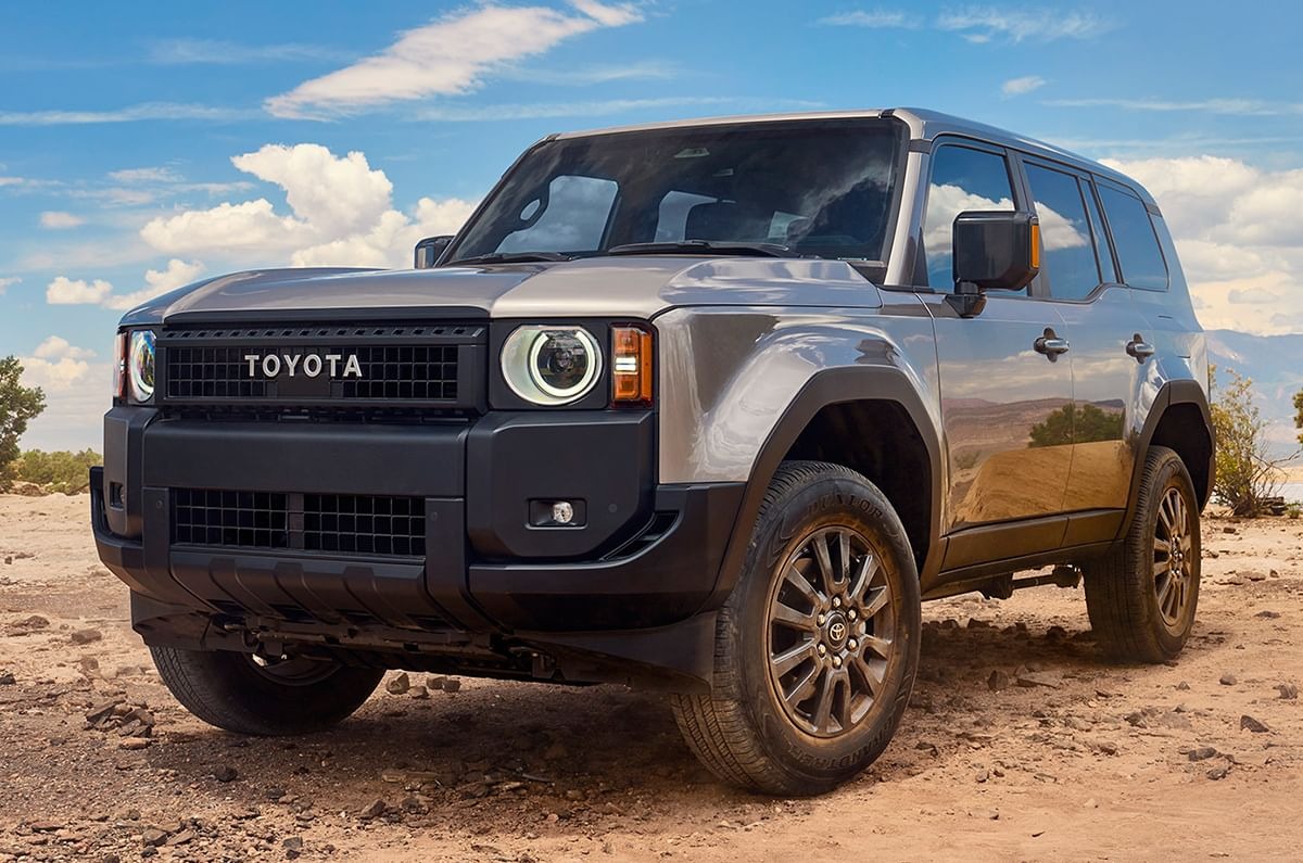 toyota land cruiser prado selling at more than 2 crores know about its design and features11