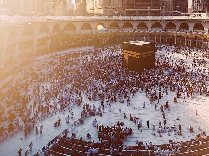 why are lights not installed inside the kaaba what is the reason behind it11