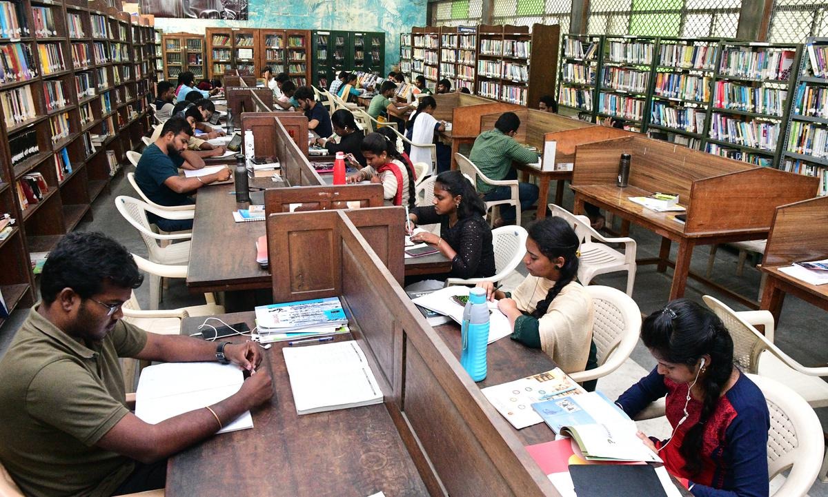 Demand for modern libraries in Sabarmati and Chandkheda Ahmedabad as per Prime Minister Narendra Modis Vanche Gujarat campaign1