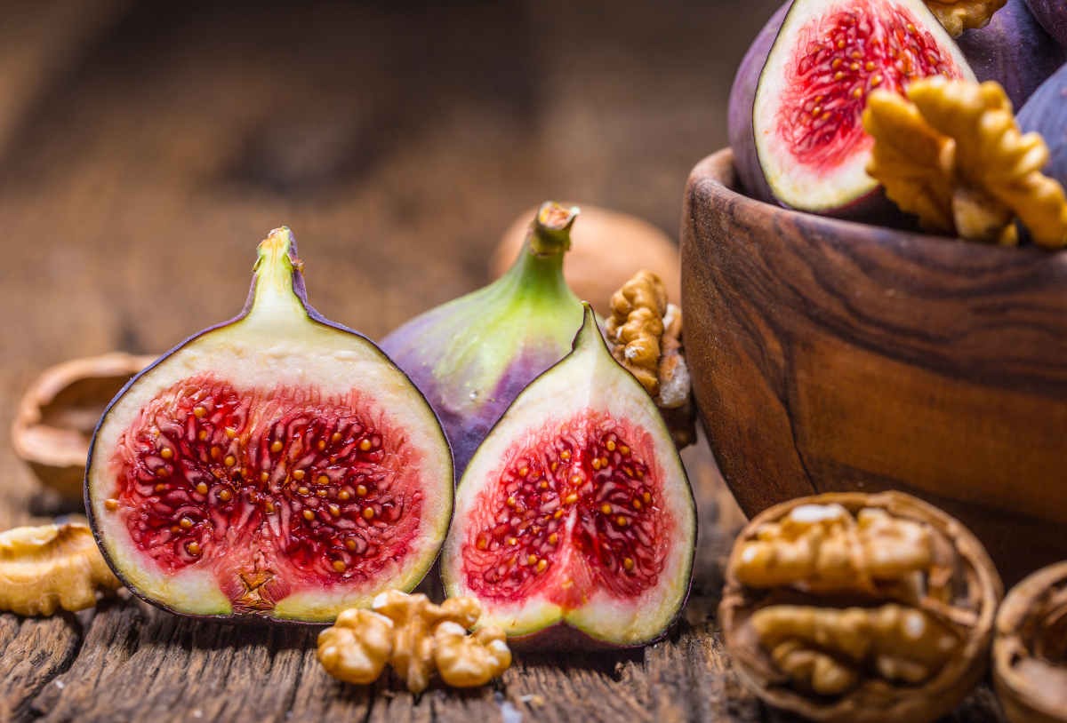 Figs are most beneficial in this disease if consumed in this way it will become a boon for the body1
