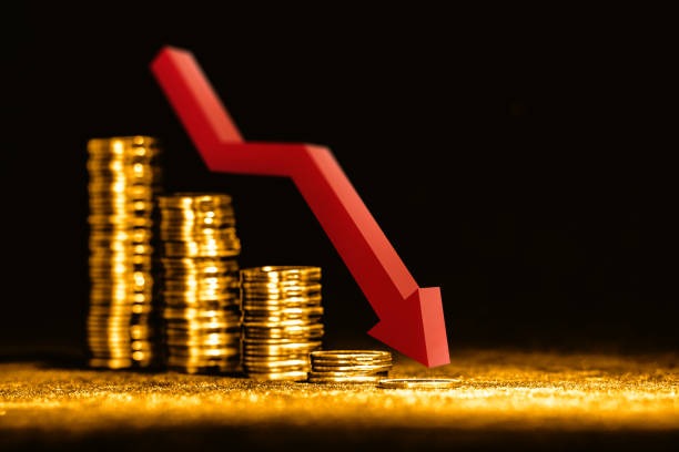 Gold has become cheaper now 10 grams of gold is available at this price know why there has been a decrease1