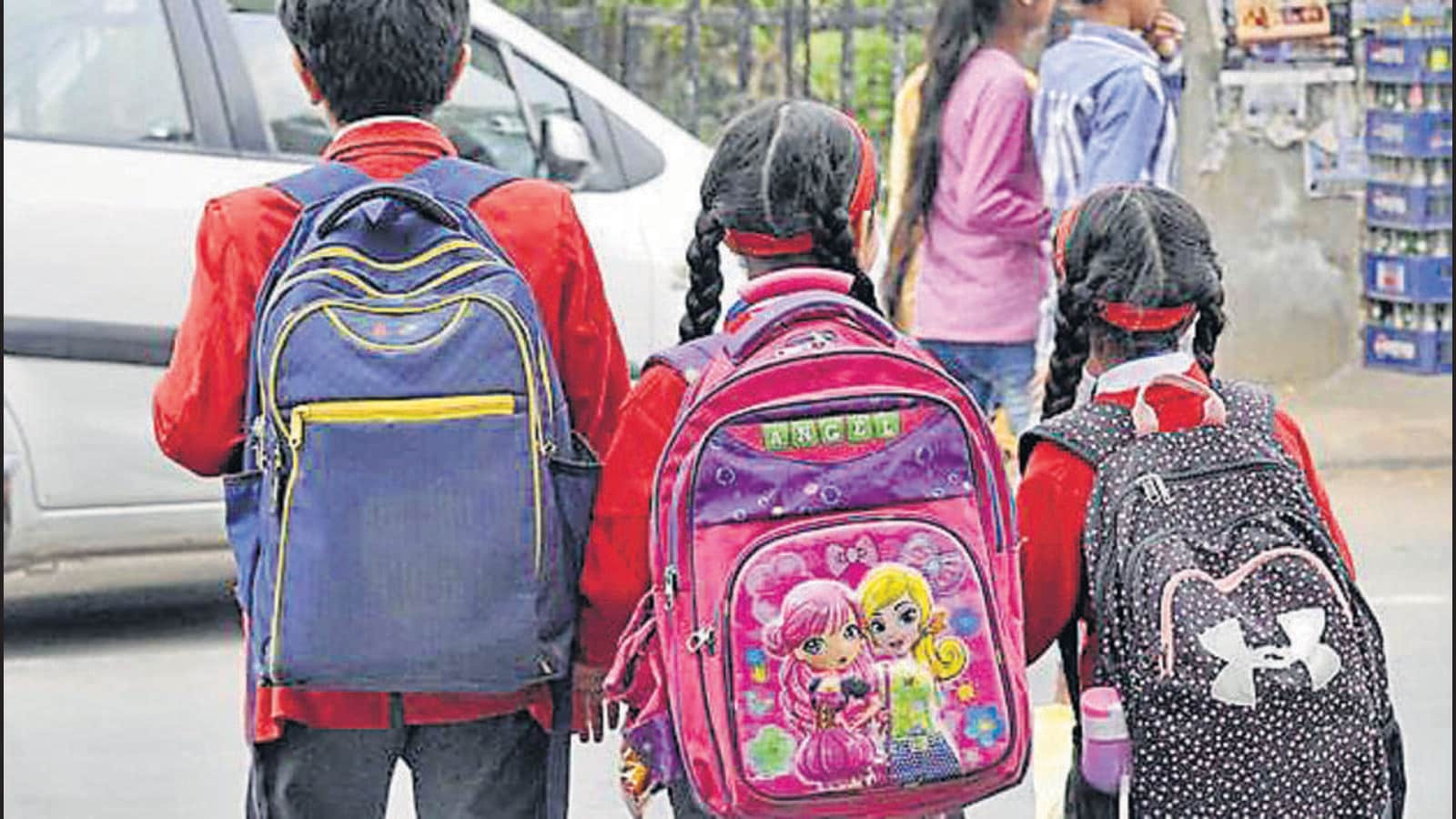 In Ahmedabad children will now go to school without bags there will be a No Bag Day in schools on Saturday1