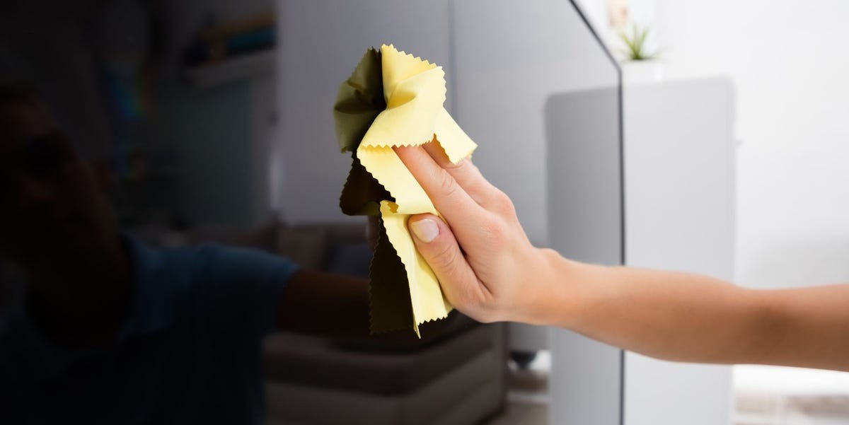 Never use these things to clean the TV screen know the smart way to clean it12