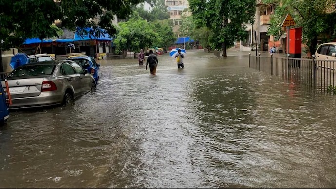Storm and heavy rain warning in more than 11 districts of UP Bihar read the status of other states1
