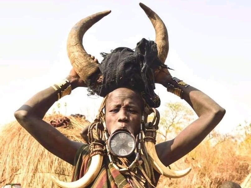 This is the most cruel tribe in the world where girls have their special organs cut off as soon as they reach adulthood2