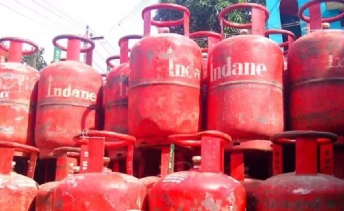 commercial lpg cylinder prices cut no change for households check new rate in your city1111