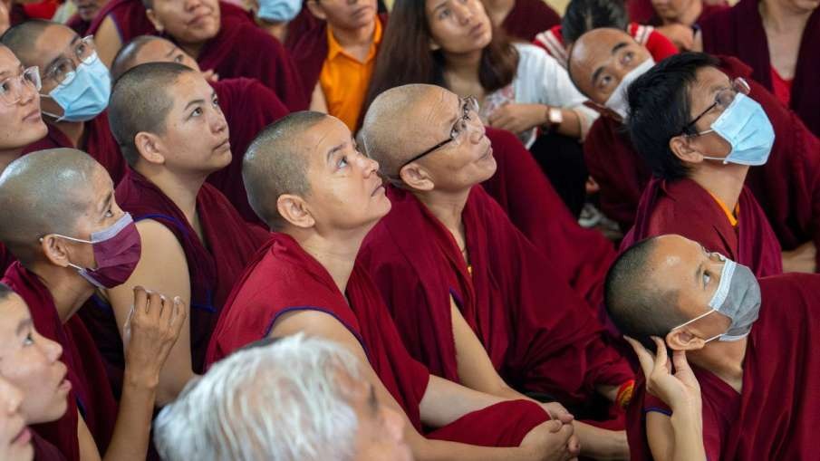 dalai lama dismisses rumors about health and successor2