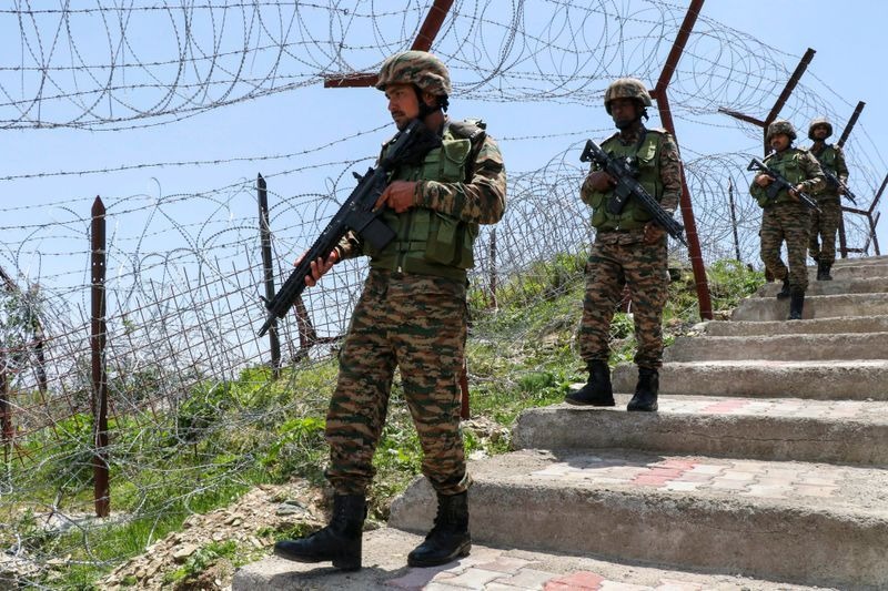 indian army arrests jem guide near loc in rajouri1111