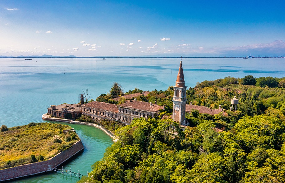 most haunted island of the world tourists are banned poveglia island1