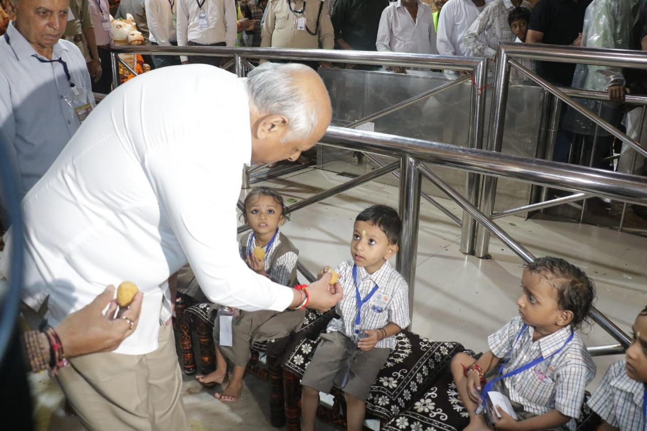 મુખ્યમંત્રી શ્રી ભૂપેન્દ્ર પટેલે પવિત્ર શ્રાવણ માસના અંતિમ સોમવારે સોમનાથ મહાદેવના દર્શન પૂજન કર્યા 3 Somnath 3